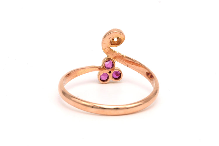 Bague 56 Bague Art Nouveau en or jaune 18 carats sertie d'une perle et de rubis de synthèse 58 Facettes 19485