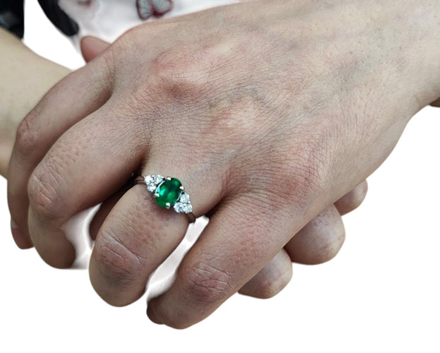 Bague 55 Bague en or blanc, émeraude et diamants 58 Facettes Bag.Emr.FA.32