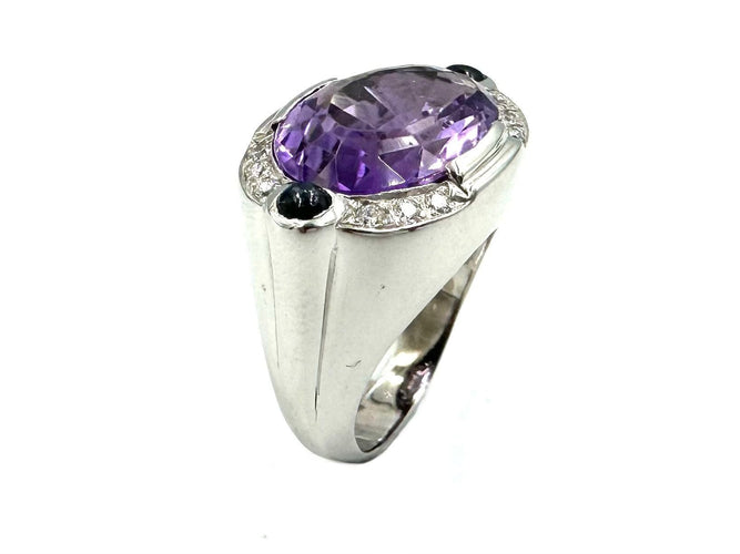 Bague 58 Bague or blanc 18K, améthyste, saphirs et diamants 58 Facettes