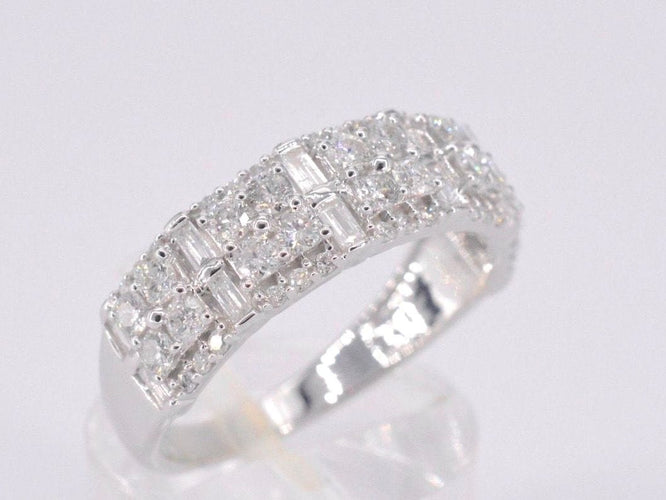 Bague 54 Bague en or blanc avec diamants 58 Facettes 2040
