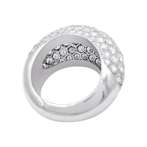 Bague 56 Bague dôme, or blanc, diamants. 58 Facettes 32892