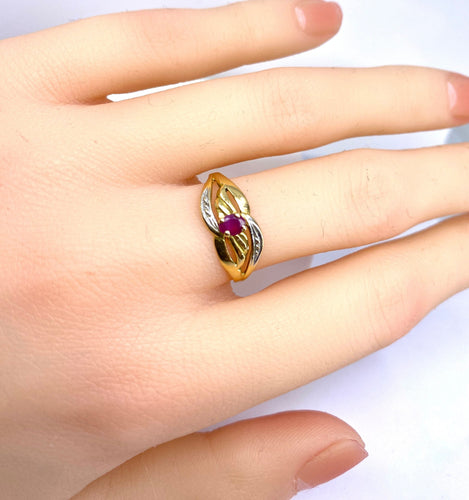 Bague 54 Bague or jaune et rubis 58 Facettes AB515