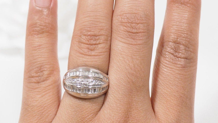 Bague 54 Bague Jonc en or blanc et diamants 58 Facettes 28890