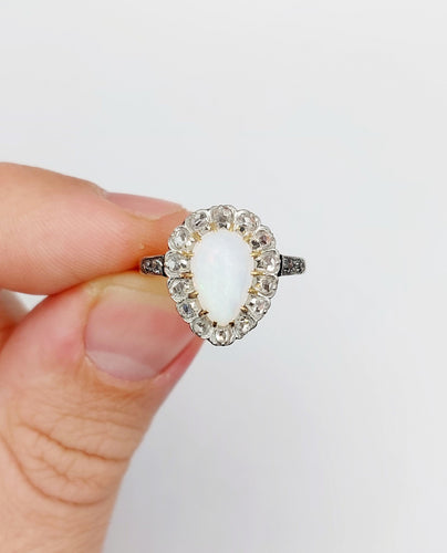 Bague 52 Bague pompadour antique or blanc 18k opale cabochon et diamants taille roses (circa 1900) 58 Facettes A05057