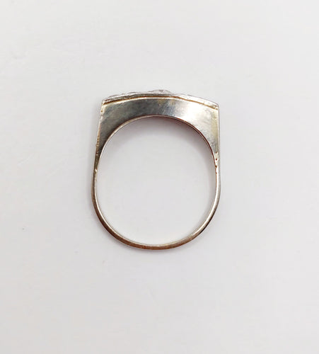 Bague jarretière Art déco en or blanc 18k et diamants taille ancienne 0,60 ct 58 Facettes A06451