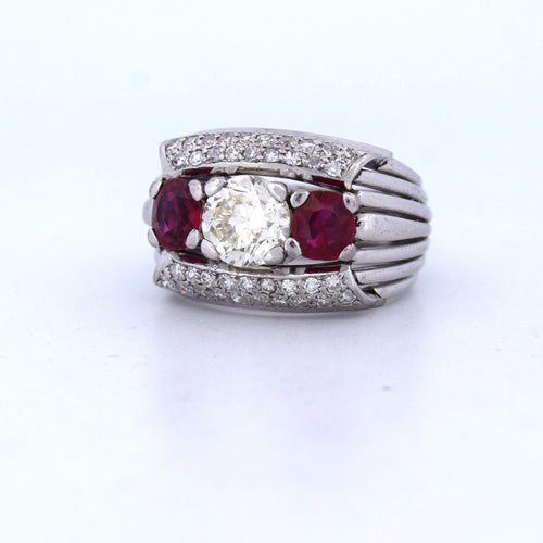 Bague 54 Bague vintage en or blanc avec diamants et rubis 58 Facettes