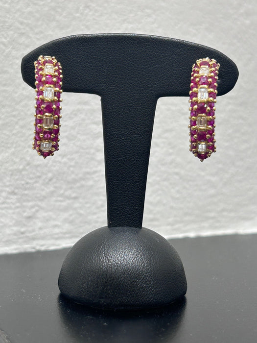 Boucles d'oreilles Clips d'oreilles en or jaune diamants et rubis 58 Facettes 248593