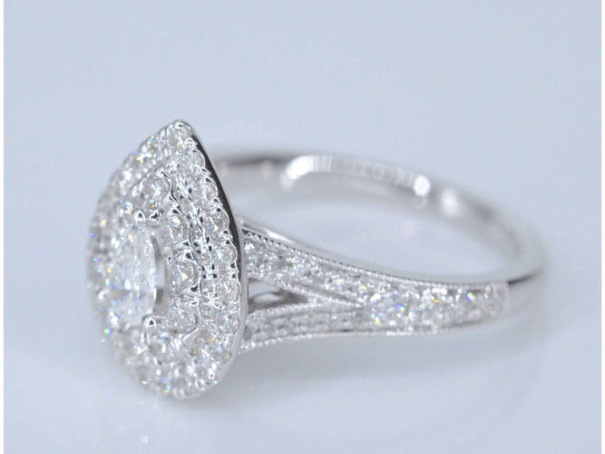 Bague 54 Bague entourage en or blanc en forme de larme avec diamants 58 Facettes 2048