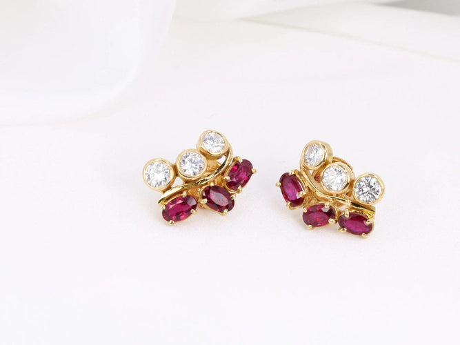 Boucles d'oreilles Boucles d’oreilles vintage en or, diamants et grenats 58 Facettes 391.16