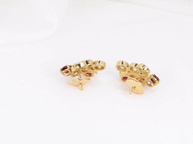 Boucles d'oreilles Boucles d’oreilles vintage en or, diamants et grenats 58 Facettes 391.16