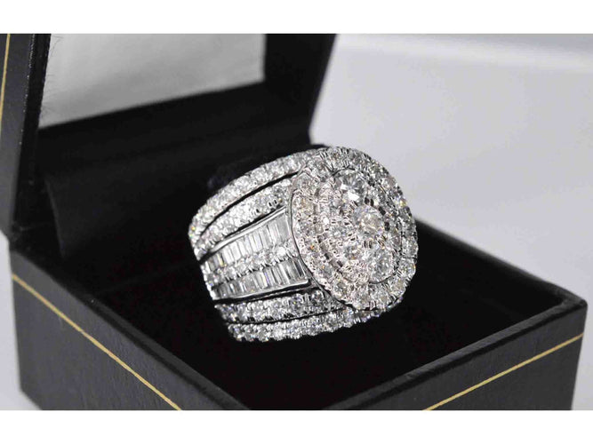 Bague 54 Bague en or blanc sertie de diamants 58 Facettes 2042