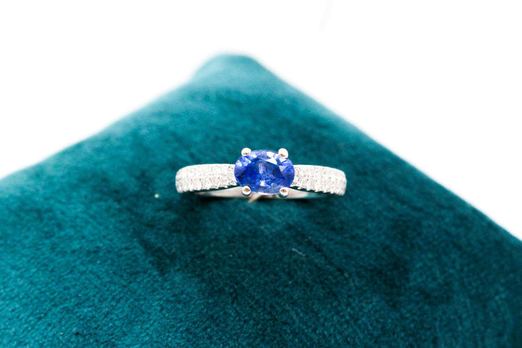 Bague 52 Bague or blanc saphir de Ceylan 58 Facettes 250230