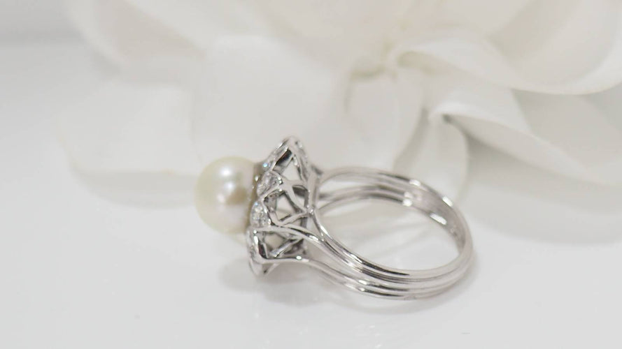 Bague 51 Bague vintage en or blanc, perle de culture et diamants 58 Facettes 32084