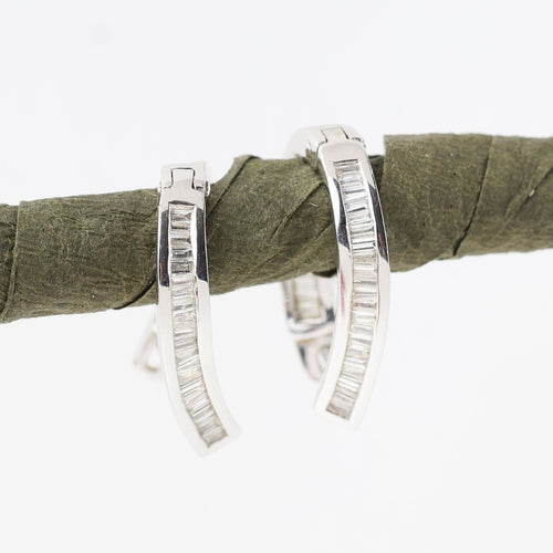 Boucles d'oreilles Boucles d'oreilles en or blanc avec diamants 58 Facettes 129460B