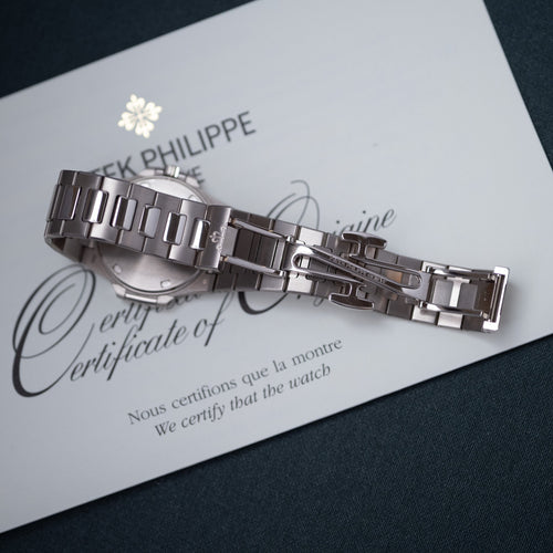 Montre PATEK PHILIPPE -Montre Nautilus Or Blanc 58 Facettes