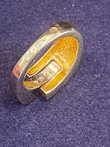 Bague 53 Bague moderniste en or jaune, or gris et diamants 58 Facettes