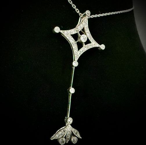 Pendente in platino incastonato con 1 carato di diamanti 