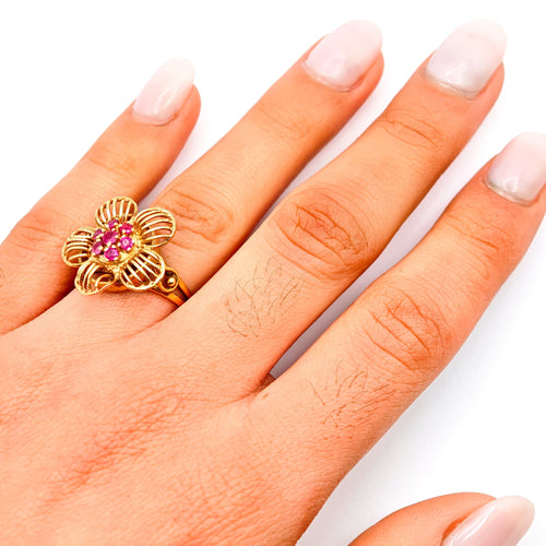 Bague 52 Bague en saphir rose et or à motif floral 58 Facettes 21007026