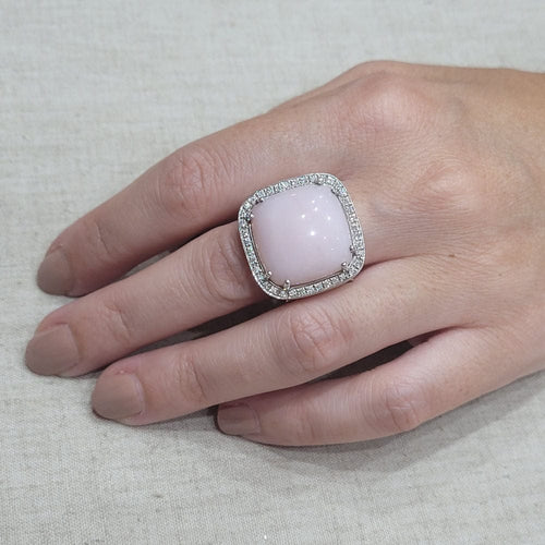 Bague 54 Bague en opale rose, or blanc et diamants 58 Facettes S402