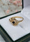 Bague 54 Bague or jaune, saphir, diamants 58 Facettes 521