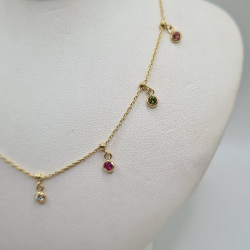 Collier Collier or jaune serti de saphirs multicolores et diamant 58 Facettes