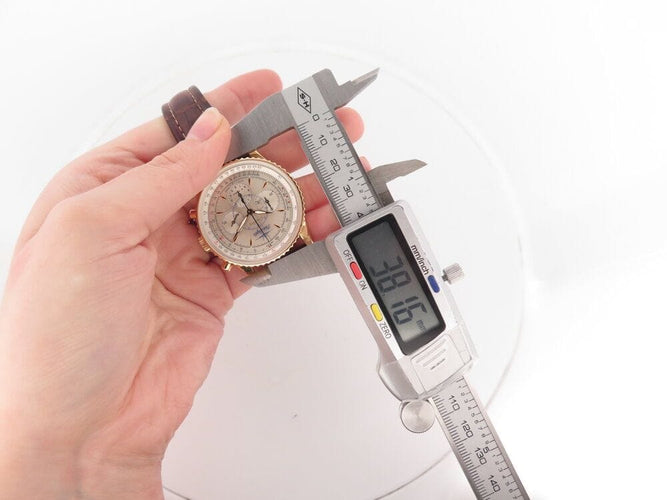 Montre vintage montre BREITLING montbrillant blue angels navitimer h30030.1 or 18k auto 58 Facettes 267814