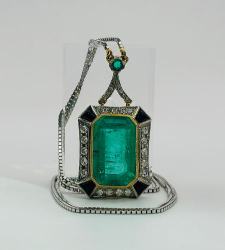 Collier Collier et pendentif en or de style Art déco avec une émeraude naturelle colombienne de 14 carats 58 Facettes 50247