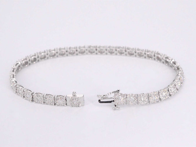 Bracelet Bracelet tennis en or blanc avec diamants 58 Facettes 2037