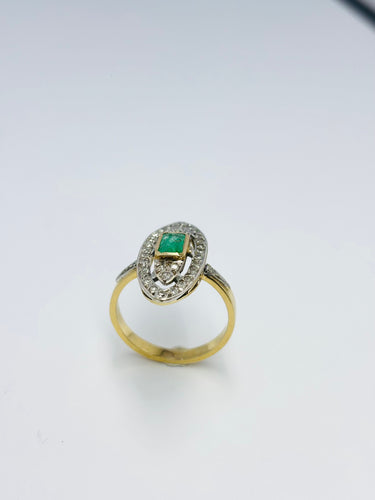 Bague 58 Bague Art Déco en or avec accents de platine, sertie d'une émeraude naturelle et de 28 diamants. 58 Facettes E14