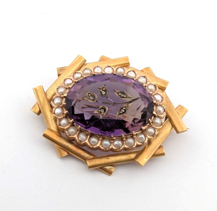 Broche Broche en or jaune avec améthyste gravée et microbilles 58 Facettes