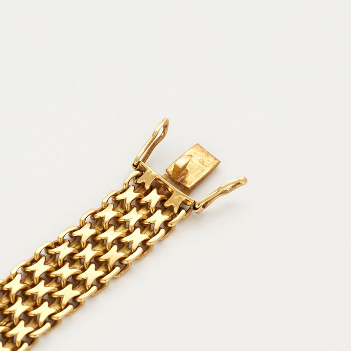 Yellow gold doormat bracelet