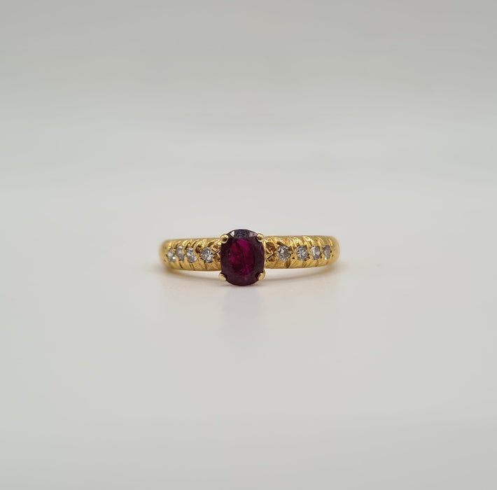 Bague 55.5 Bague or jaune sertie d’un rubis et diamants 58 Facettes