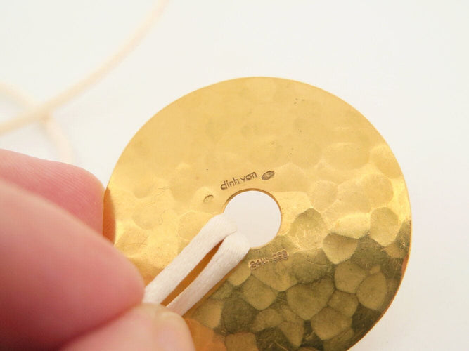 Collier collier DINH VAN pendentif pi 40 mm or jaune 24k martele 58 Facettes 271154