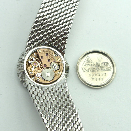 Montre Montre Omega asymétrique en or blanc 18 carats avec diamants 58 Facettes