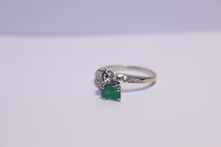 Bague 55 Bague Diamants et Emeraude 58 Facettes