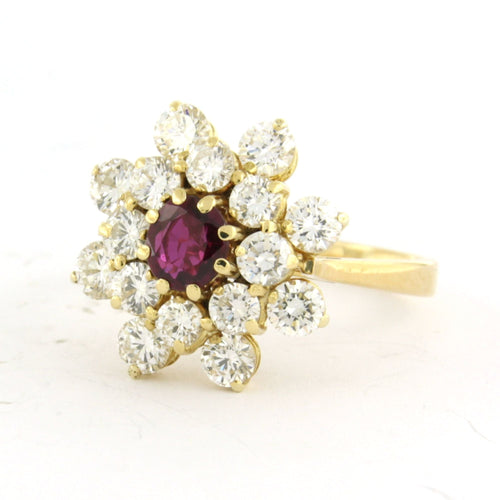 Bague 61 Bague en or jaune avec rubis et diamants taille brillant 58 Facettes