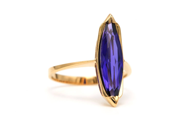 Bague 52 Bague contemporaine sertie d'une améthyste en or jaune 18 carats 58 Facettes 23165