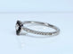 Bague 52.5 Bague solitaire or blanc, diamants blancs et diamants noirs. 58 Facettes AB509