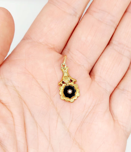 Pendentif Pendentif victorien fleur or jaune 18k onyx et perle (circa 1900) 58 Facettes A06038
