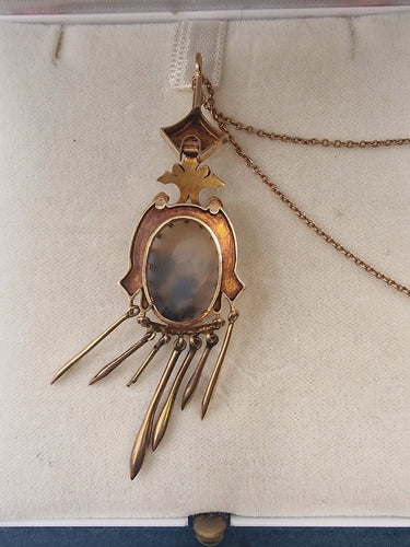 Pendentif Pendentif anglais ancien en or jaune datant des années 1880 58 Facettes