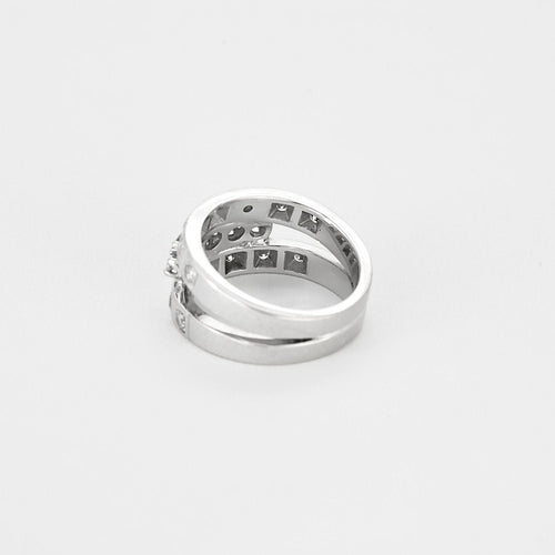 Bague 53 Bague en or gris et diamants 58 Facettes SBR1758