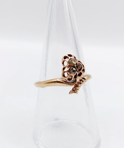 Bague 55.5 Bague victorienne or rose 18k trèfle orné de diamants taille roses (circa 1900) antique 58 Facettes A03066