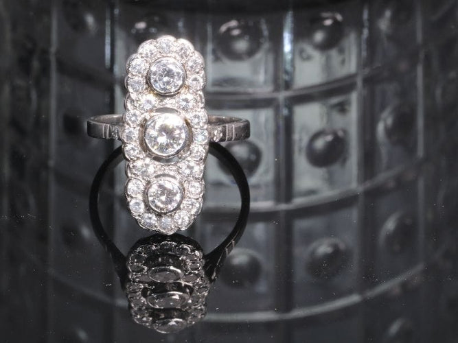 Pendentif L'allure Art déco : une histoire d'amour sertie de diamants 58 Facettes 16300-0191