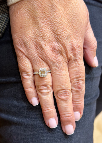 Bague 54 Bague Solitaire diamant taille émeraude 0.72ct 58 Facettes