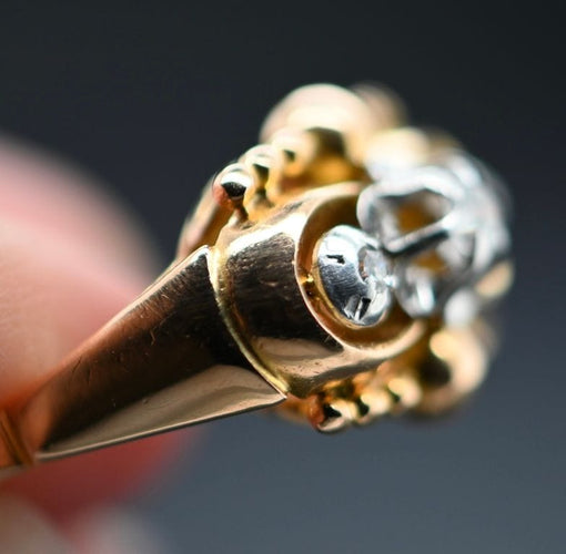 Bague Bague de style Art Déco en Or Jaune 18 Carats avec Trois Diamants de 0,7 Carat 58 Facettes