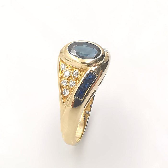 Gouden ring met saffier en diamant