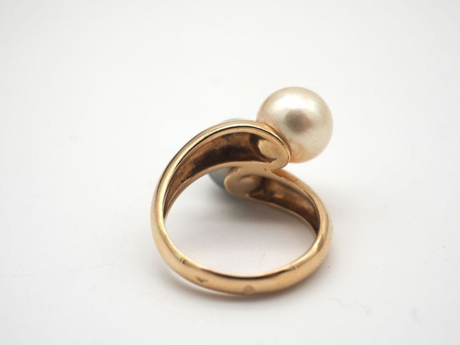 Bague 52 Bague or jaune, perle de Tahiti et perle blanche 58 Facettes