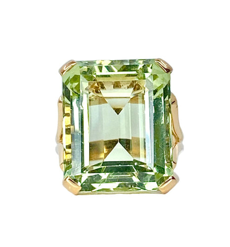 Anillo de oro amarillo y berilo verde de 20 quilates 