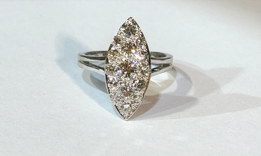 Bague 50 Bague marquise ancienne en or blanc et diamants 58 Facettes