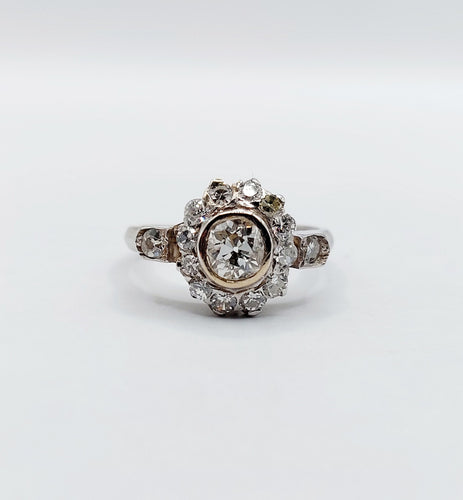 Bague 52 Bague marguerite art deco or blanc 18k et 1,02 carats diamant taille ancienne (circa 1940) 58 Facettes A05086